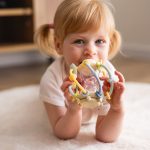 03 babyono senzorna igracka pjescani satjpg