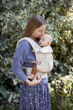 baby carrier adpat sfm natural beige lifestyle 03 2700x4050 4430809 min 2