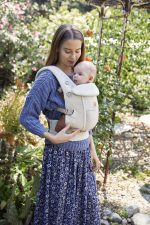 baby carrier adpat sfm natural beige lifestyle 05 2700x4050 4430809 min 2