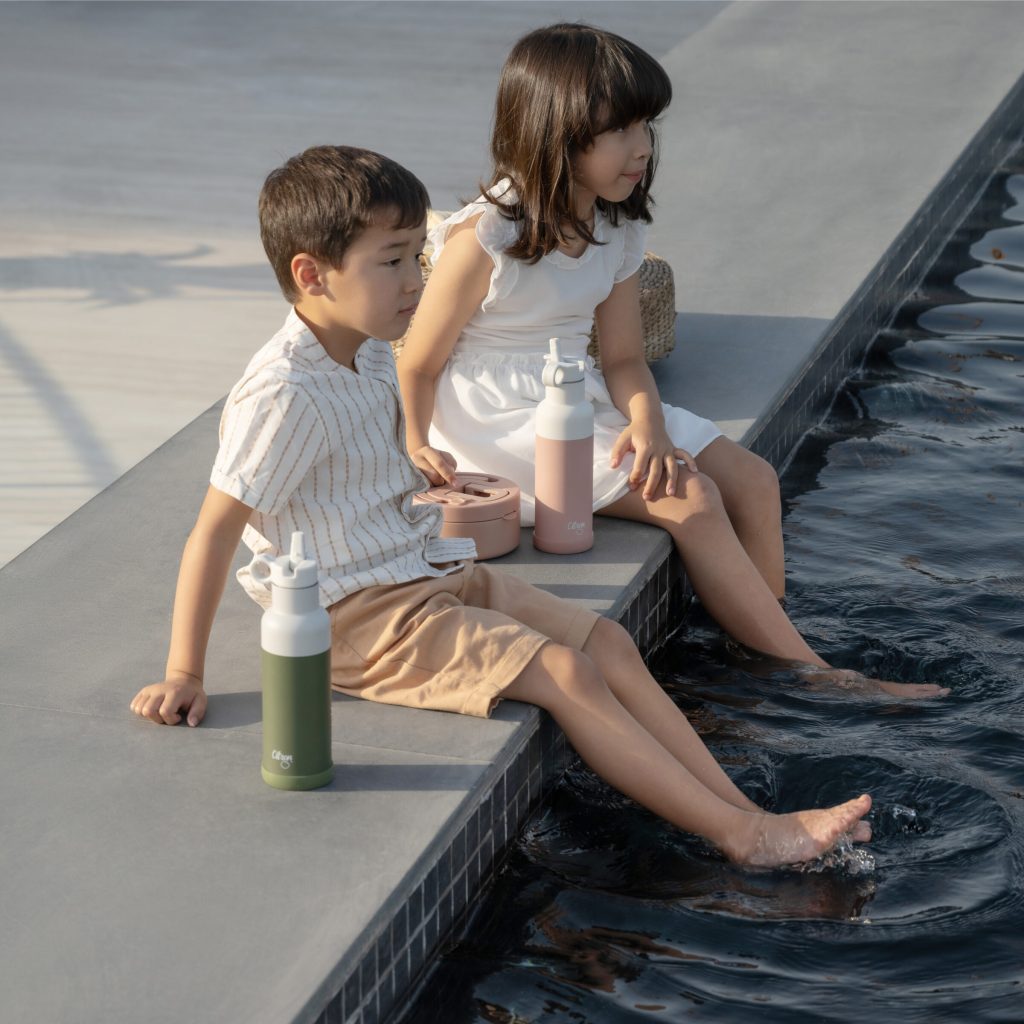 500ml Water Bottle Blush Pink Lifestyle 2