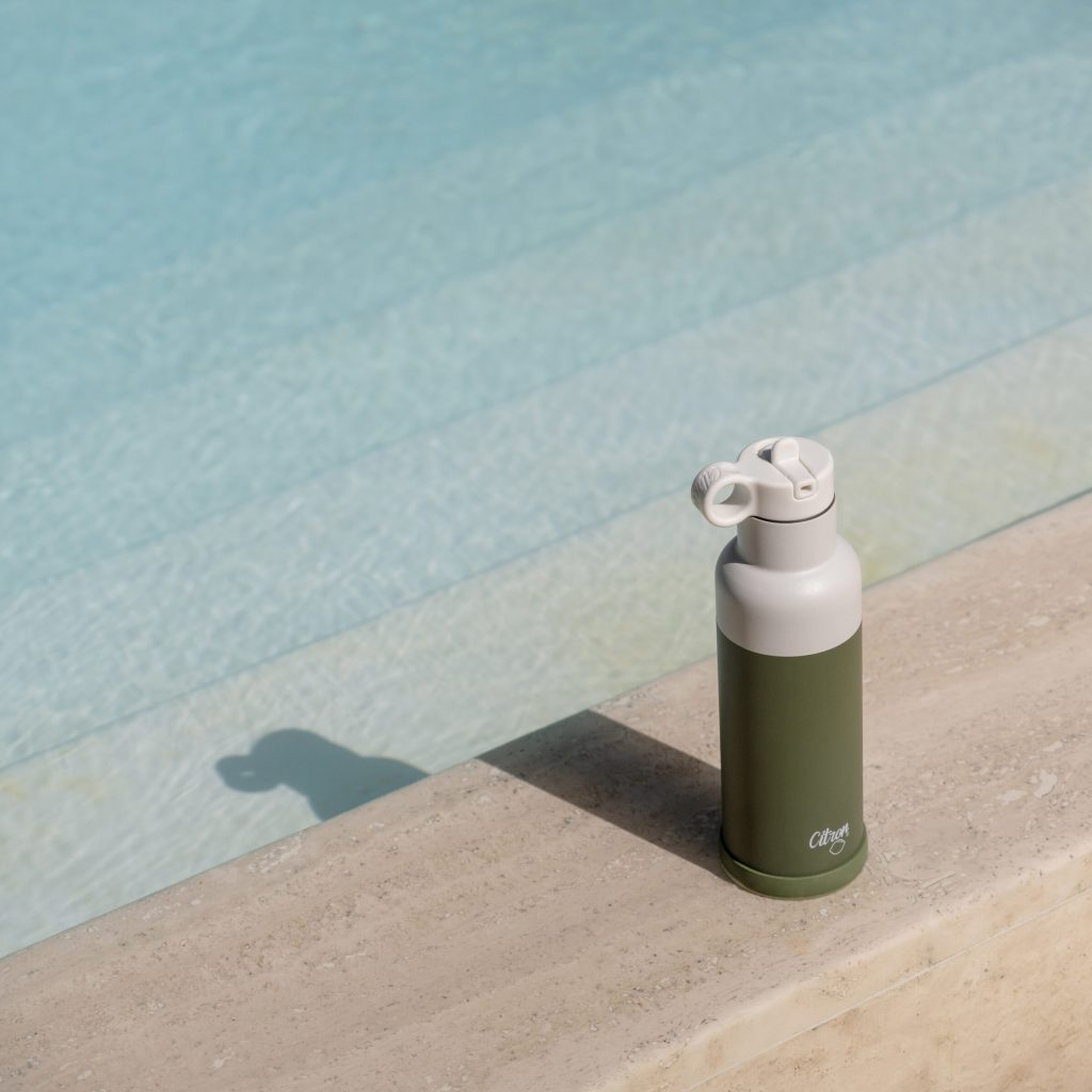 500ml Water Bottle Green Lifestyle 7