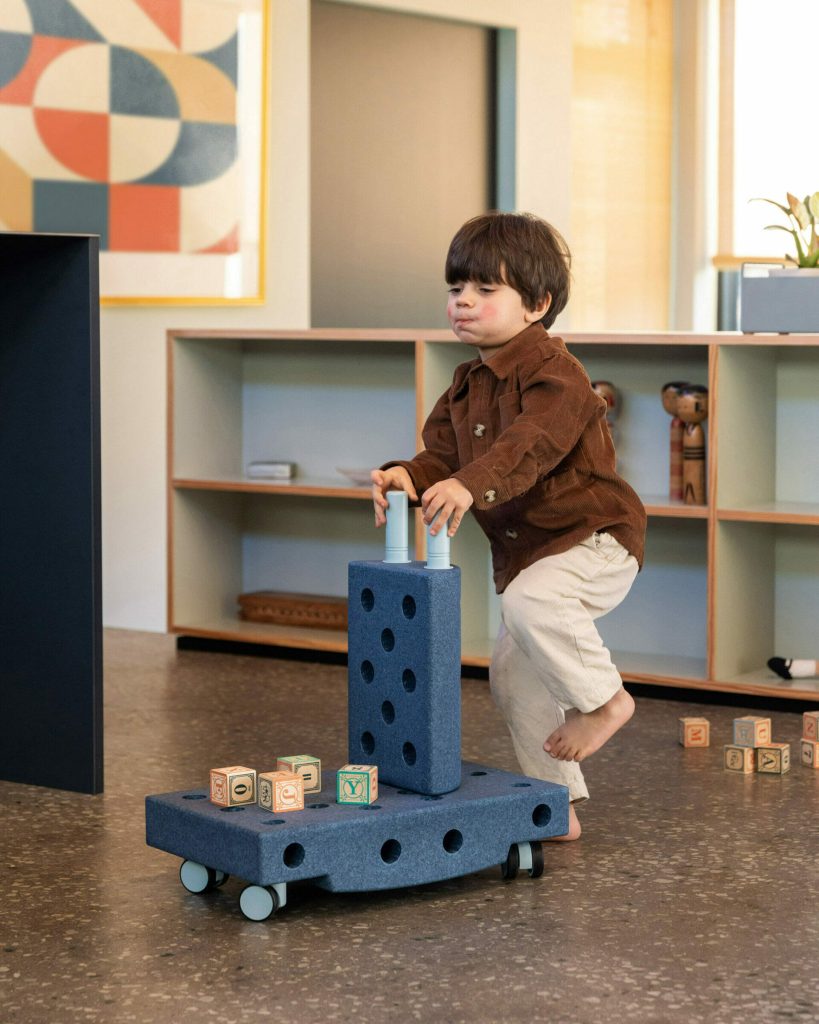 Explorer Set Deep Blue Sky Blue slide 6 scaled 1