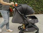 ergobaby stroller metro 3 deluxe jet black lifestyle 10