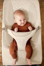 evolve bouncer cream lifestyle 02 2700x4050 4430809